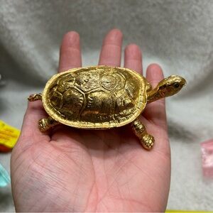 Turtle Trinket box gold 1965 MARHILL hinged jeweled emerald green eyes